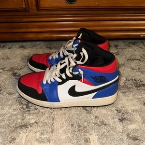 Air Jordan 1 Retro Mid ‘Top 3’